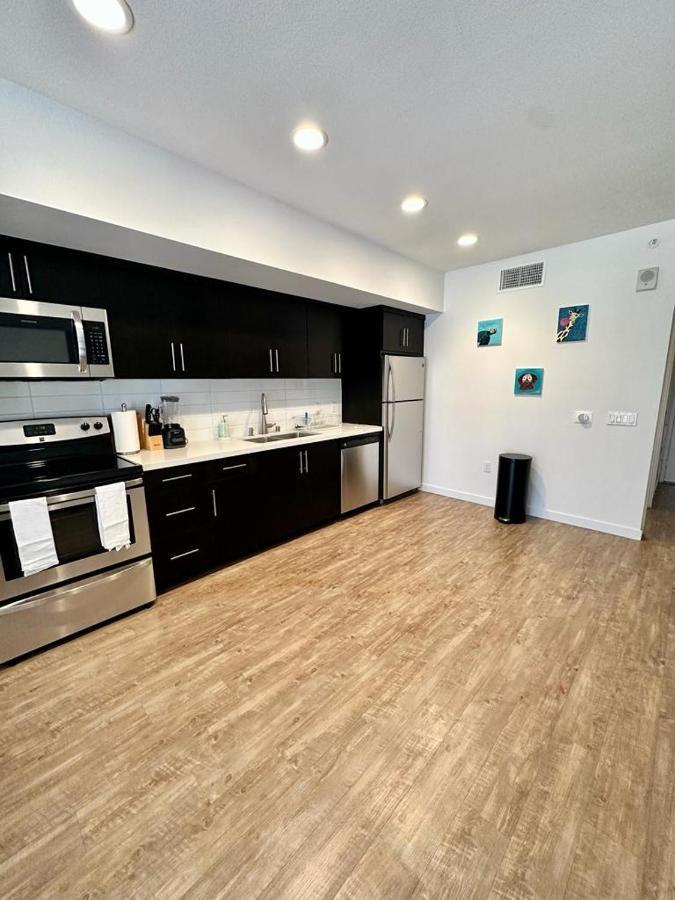 Universal 10 Min Drive Free Parking And Wifi Appartement
